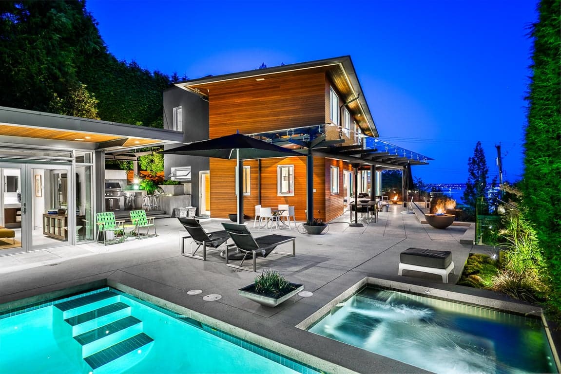 SENSATIONAL MODERN FAMILY HOME LOCATED IN WEST VANCOUVER’S MOST SOUGHT AFTER DUNDARAVE NEIGHBOURHOOD