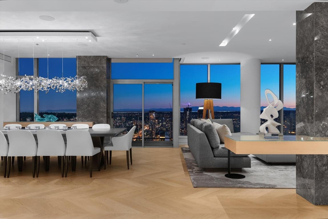 THE HOTEL GEORGIA PENTHOUSE RESIDENCE IN THE HEART OF DOWNTOWN VANCOUVER.