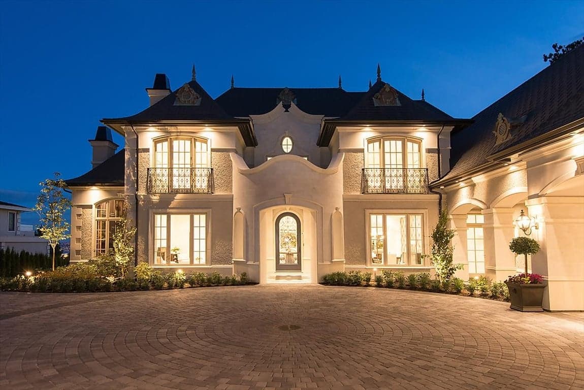 A MAGNIFICENT NEW LUXURY RESIDENCE IN WEST VANCOUVER