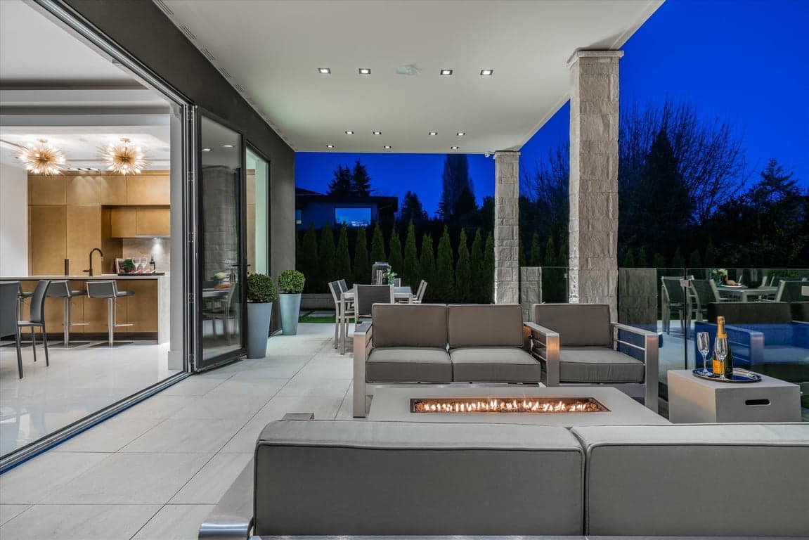 A NEW ULTRA-LUXURY MODERN RESIDENCE LOCATED IN WEST VANCOUVER'S MOST SOUGHT AFTER DUNDARAVE ENCLAVE