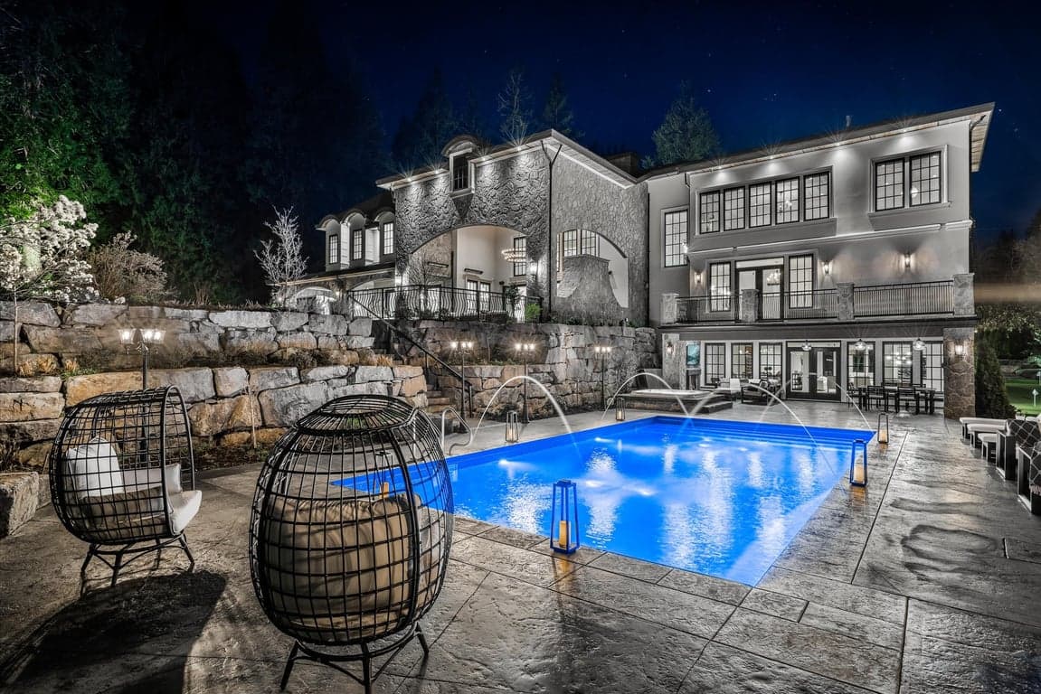 A MAGNIFICENT 1 ACRE ESTATE RESIDENCE LOCATED IN SOUTH SURREY'S MOST EXCLUSIVE ELGIN CHANTRELL ENCLAVE