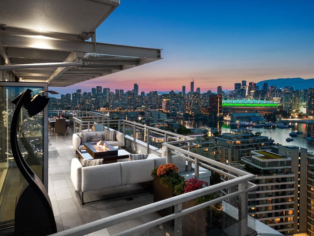 THE SPECTACULAR OPSAL PENTHOUSE AT THE VILLAGE AT FALSE CREEK