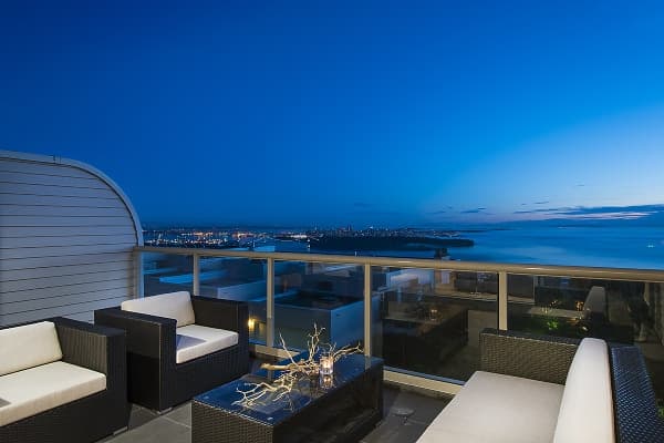 A SENSATIONAL LUXURY RESIDENCE WITH UNOBSTRUCTED CITY AND OCEAN VIEWS AT THE SUMMIT IN WEST VANCOUVER