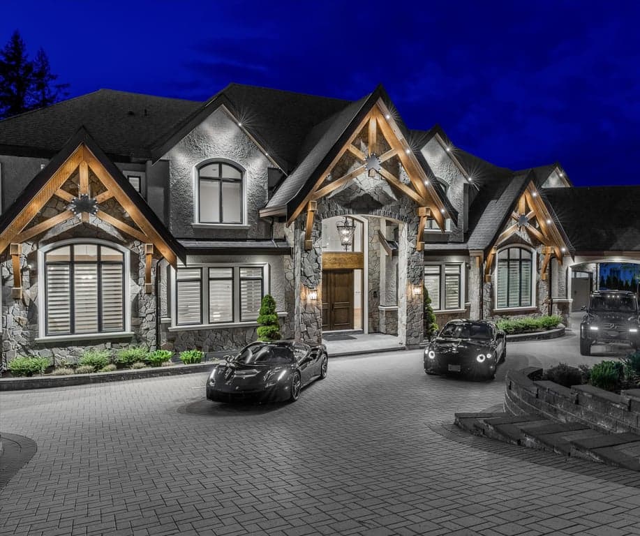 A MAGNIFICENT ASPEN INSPIRED 1 ACRE LUXURY ESTATE RESIDENCE IN SOUTH SURREY’S COVETED ELGIN CHANTREL NEIGHBOURHOOD