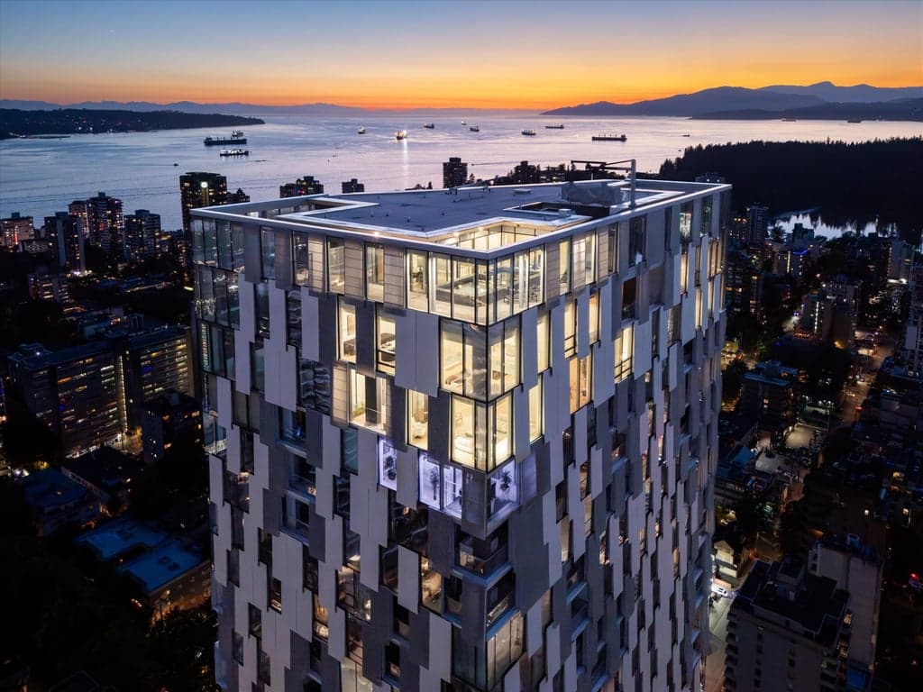 A MAGNIFICENT THREE LEVEL PENTHOUSE RESIDENCE AT KENGO KUMA
