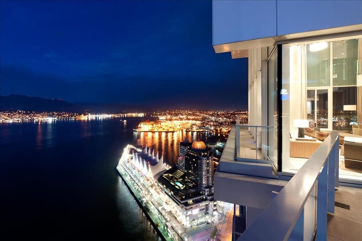 THE FAIRMONT PACIFIC RIM PENTHOUSE ONE RESIDENCE