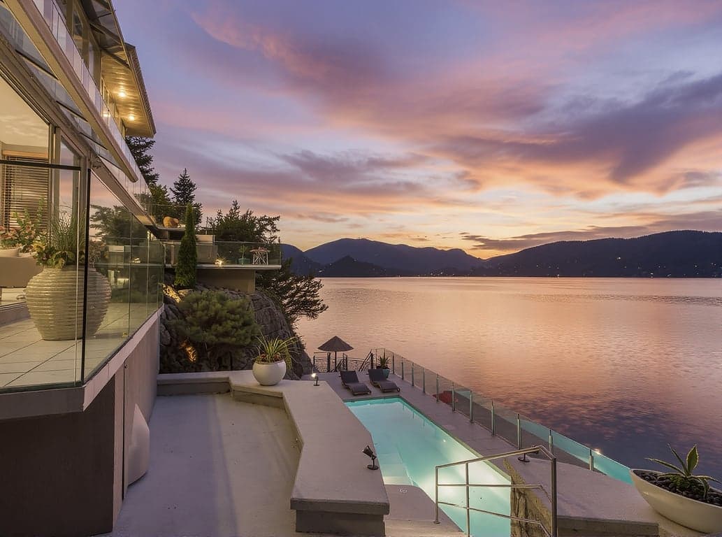 SENSATIONAL MODERN WATERFRONT RESIDENCE WITH TRULY SPECTACULAR OCEAN & ISLAND VIEWS