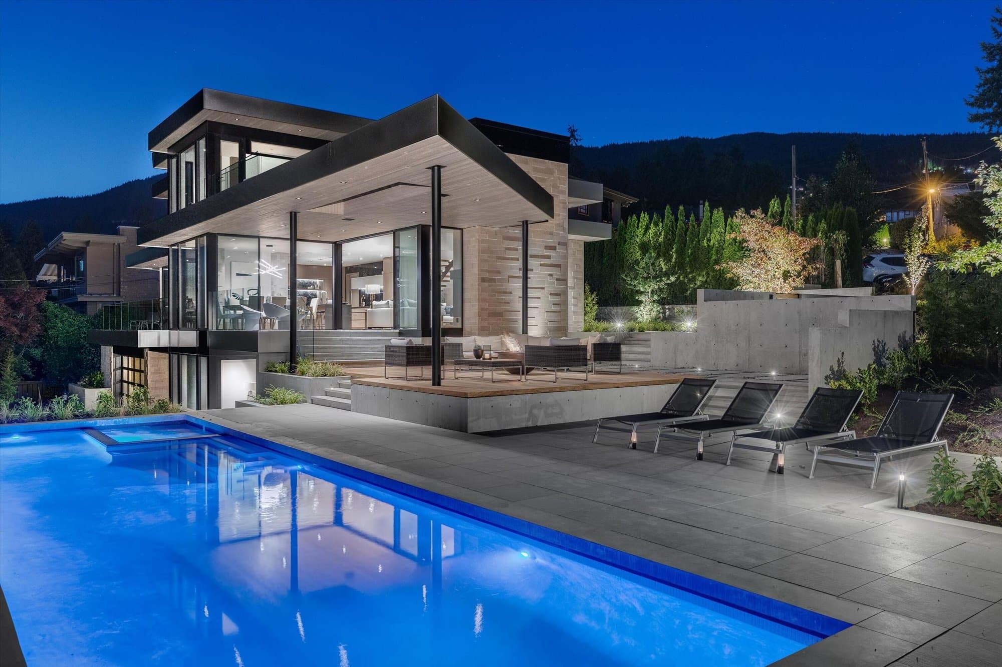 A SENSATIONAL, RECENTELY COMPLETED, SEMI WATERFRONT LUXURY RESIDENCE IN WEST VANCOUVER