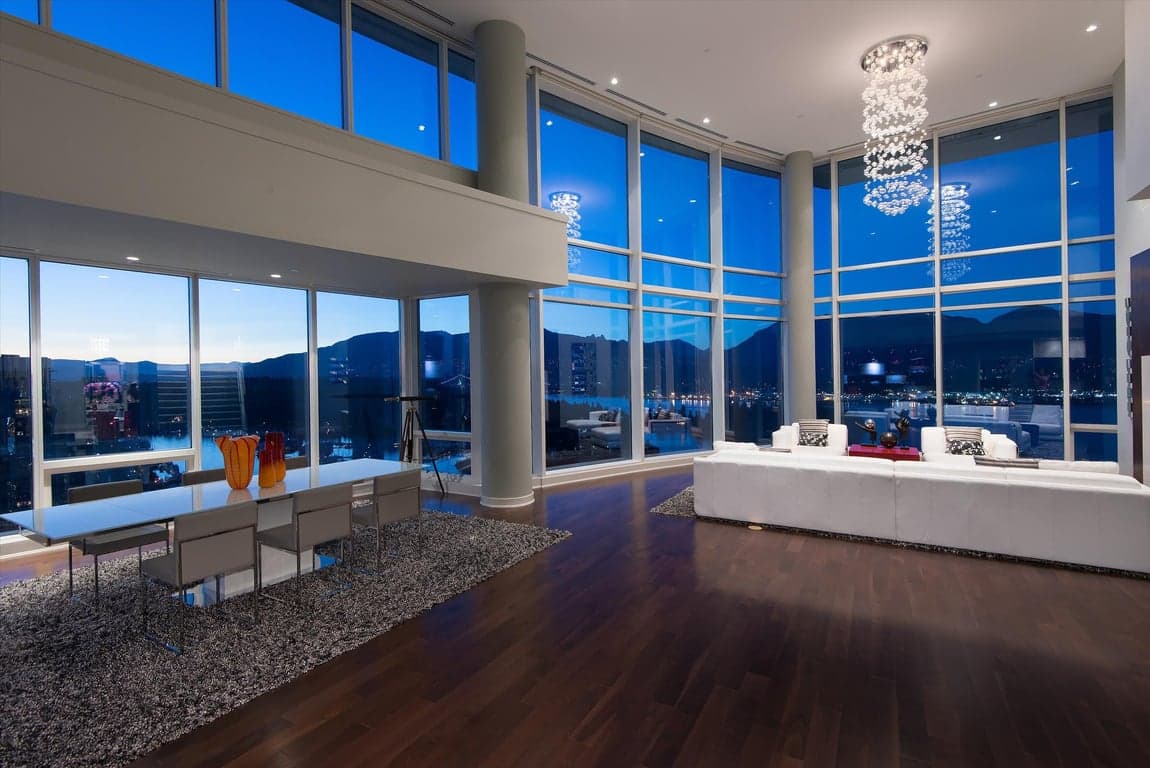 A WORLD CLASS LUXURY PENTHOUSE RESIDENCE IN COAL HARBOUR...