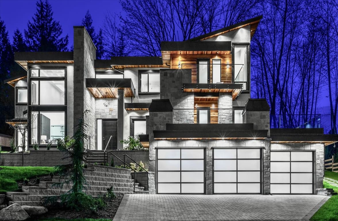 A MAGNIFICENT RECENTLY COMPLETED LUXURY HOME LOCATED IN NORTH SURREY’S MOST EXCLUSIVE FAIRVIEW HEIGHTS LOCATION