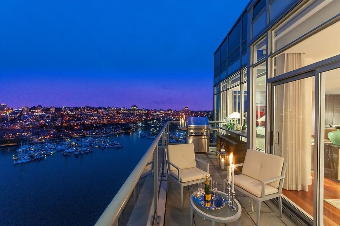 A MAGNIFICENT PENTHOUSE RESIDENCE WITH SPECTACULAR VIEWS AT HE MOST SOUGHT AFTER 'KING'S LANDING' ...