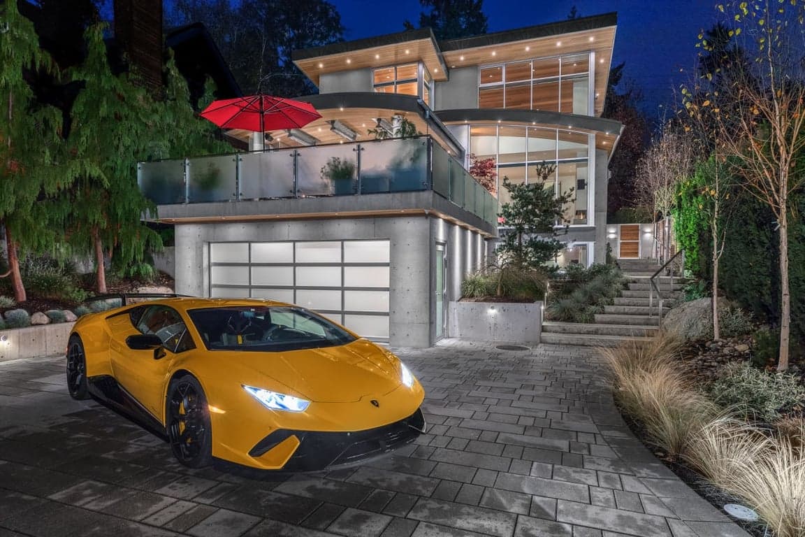 AN ARCHITECTURAL MODERN DREAM HOME LOCATED JUST STEPS TO THE BEACH IN WEST VANCOUVER