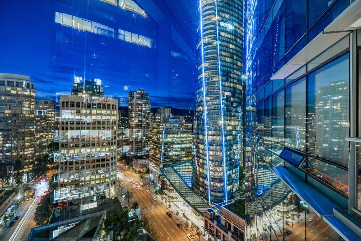 AN ULTRA-LUXURY RESIDENCE AT THE SHANGRI LA RESIDENCES WITH SPECTACULAR CITY VIEWS ...