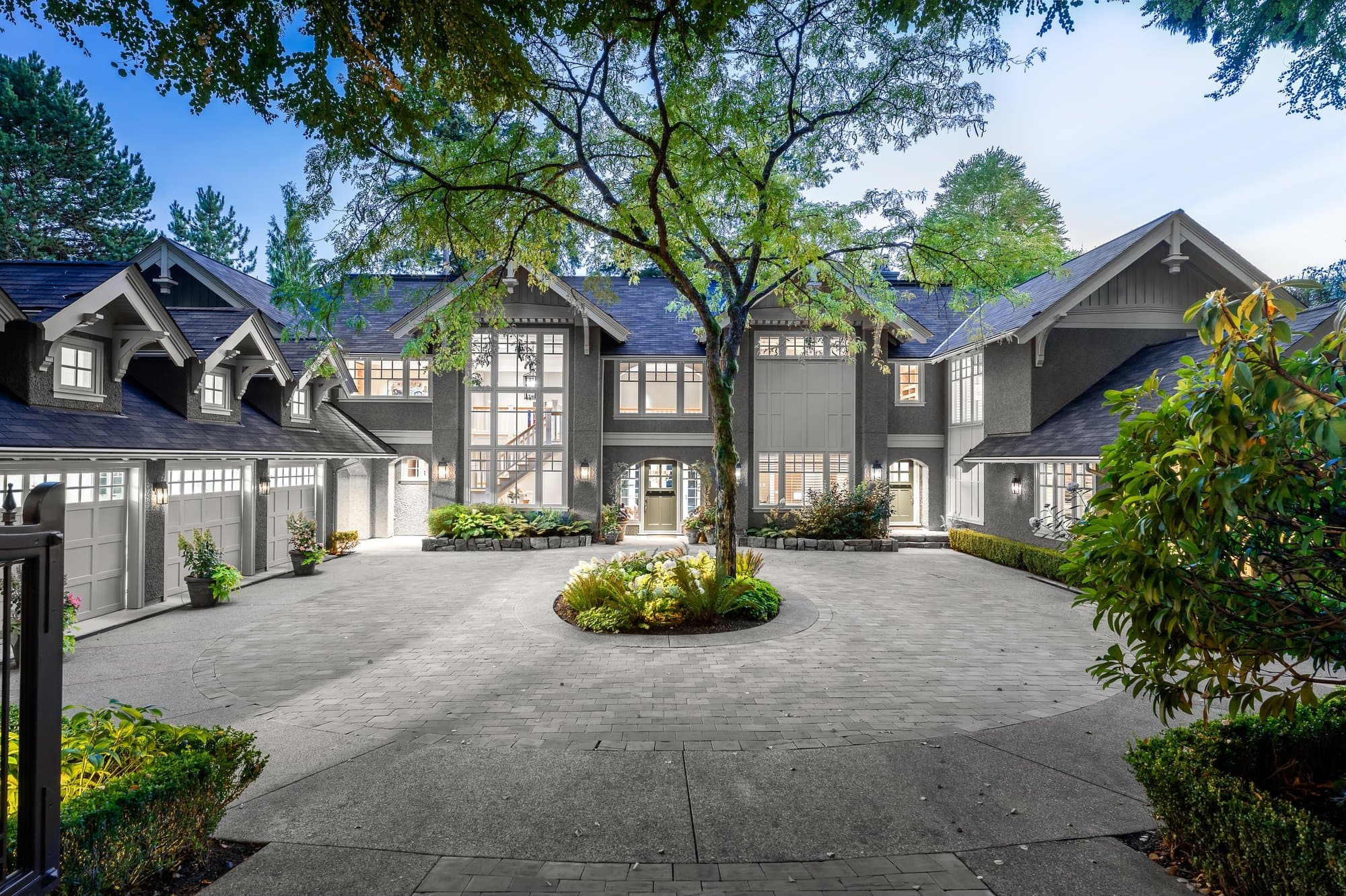 A CALIFORNIAN INSPIRED LUXURY MANSION ON A PRIVATE GATED .81 ACRE ESTATE IN WEST VANCOUVER'S MOST EXCLUSIVE ALTAMONT NEIGHBOURHOOD
