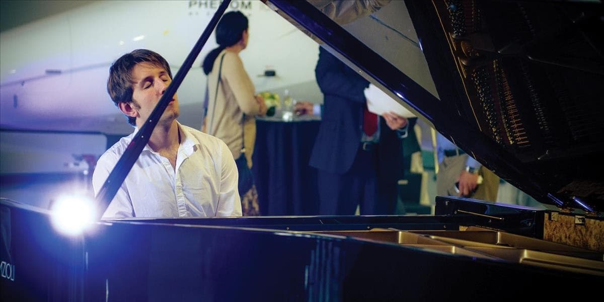 AURORA JET PARTNERS & MALCOLM HASMAN WITH ROLLS-ROYCE & FAZIOLI PIANOS INVITE THEIR VIP CLIENTS TO THE AVIATION EVENT OF THE YEAR...!