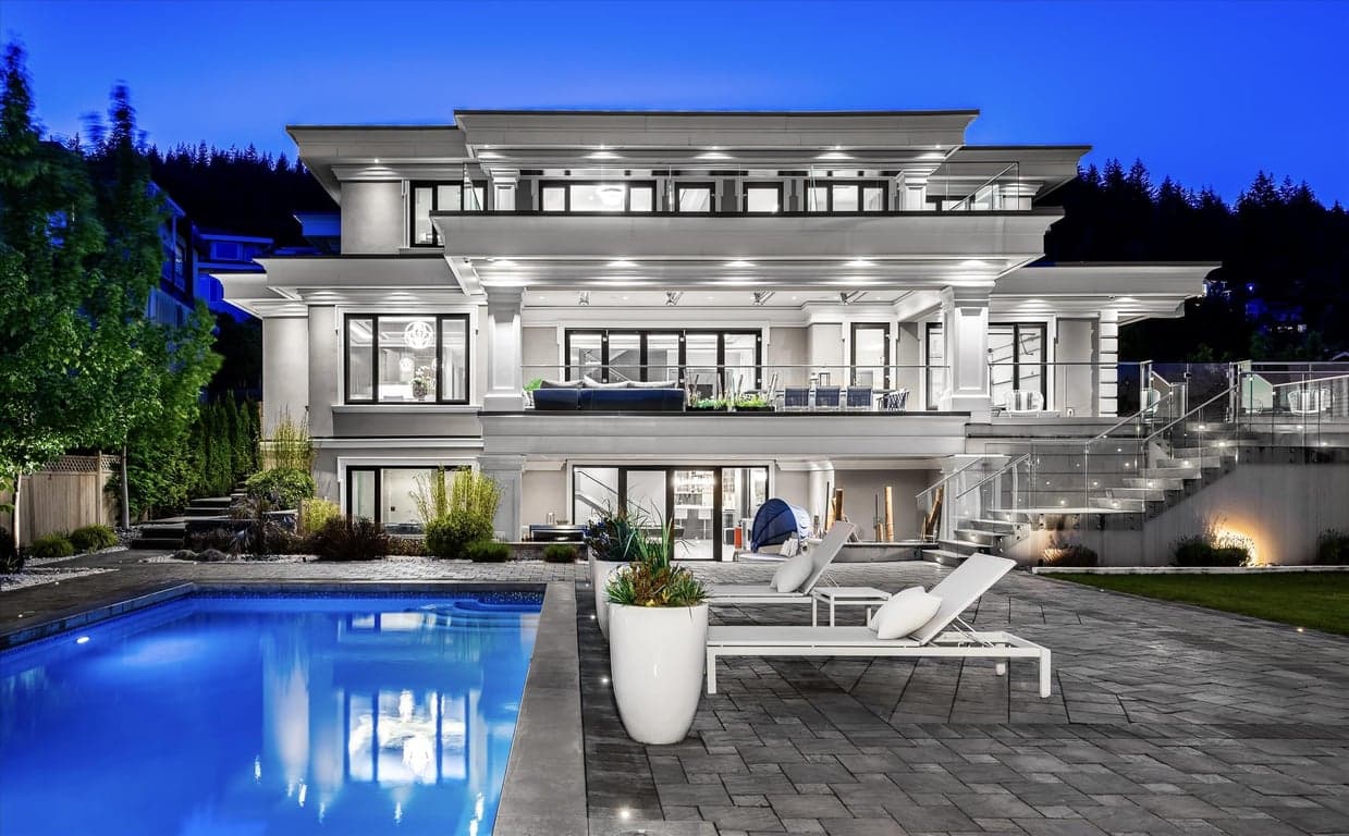 MAGNIFICENT CUSTOM-BUILT RESIDENCE IN THE BRITISH PROPERTIES