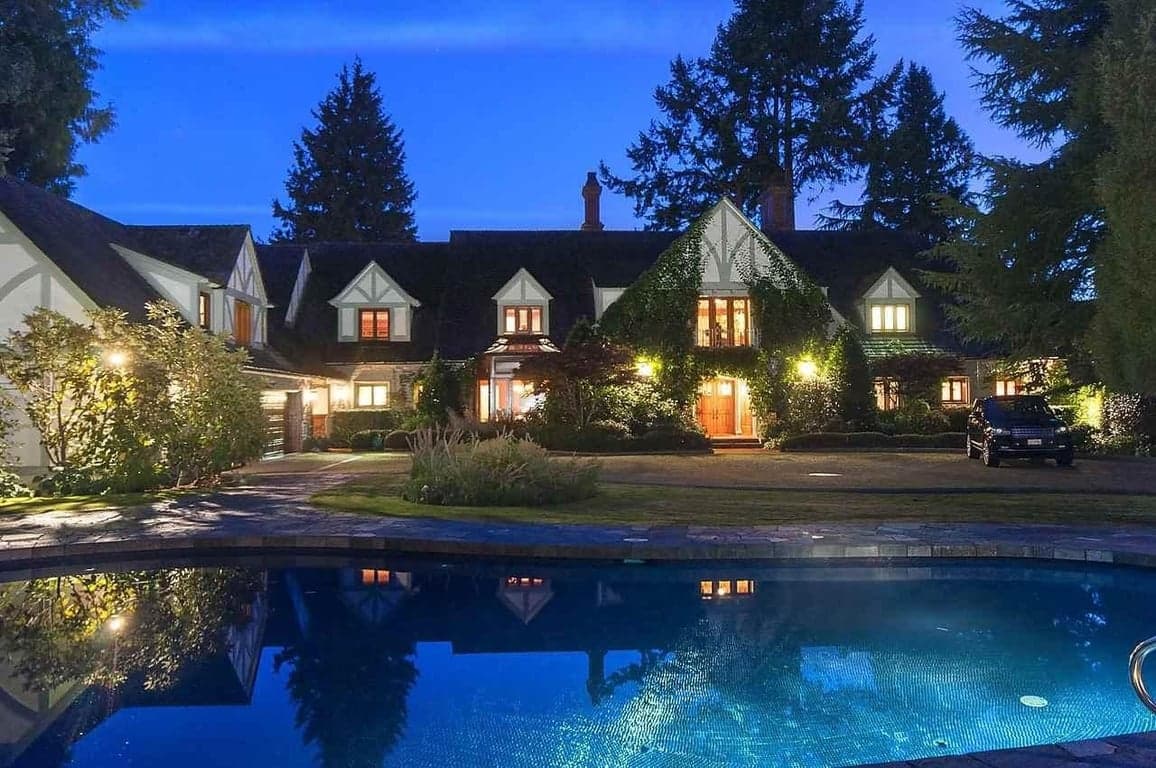 MAGNIFIENT WATERFRONT ESTATE RESIDENCE IN WEST VANCOUVER