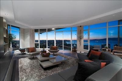 SENSATIONAL SUB-PENTHOUSE RESIDENCE IN VANCOUVER'S EXCITING 'YALETOWN' DISTRICT