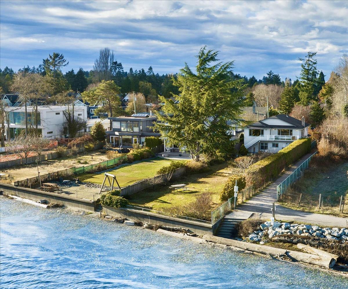 1752 Beach Grove Road, Tsawwassen, B. C. Malcolm Hasman